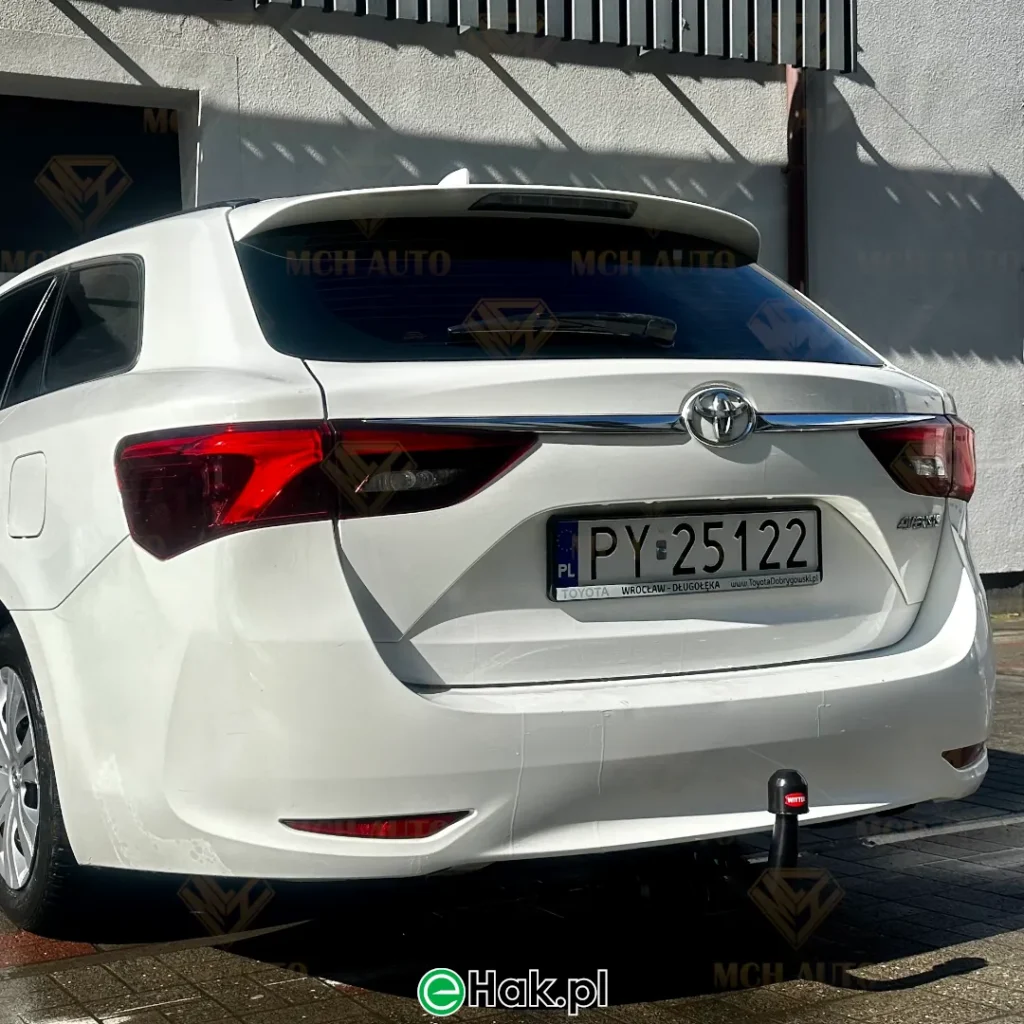 hak holowniczy toyota avensis t27
