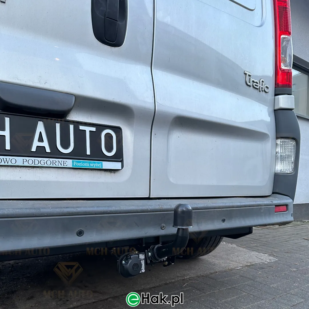 montaz haka holowniczego renault traffic