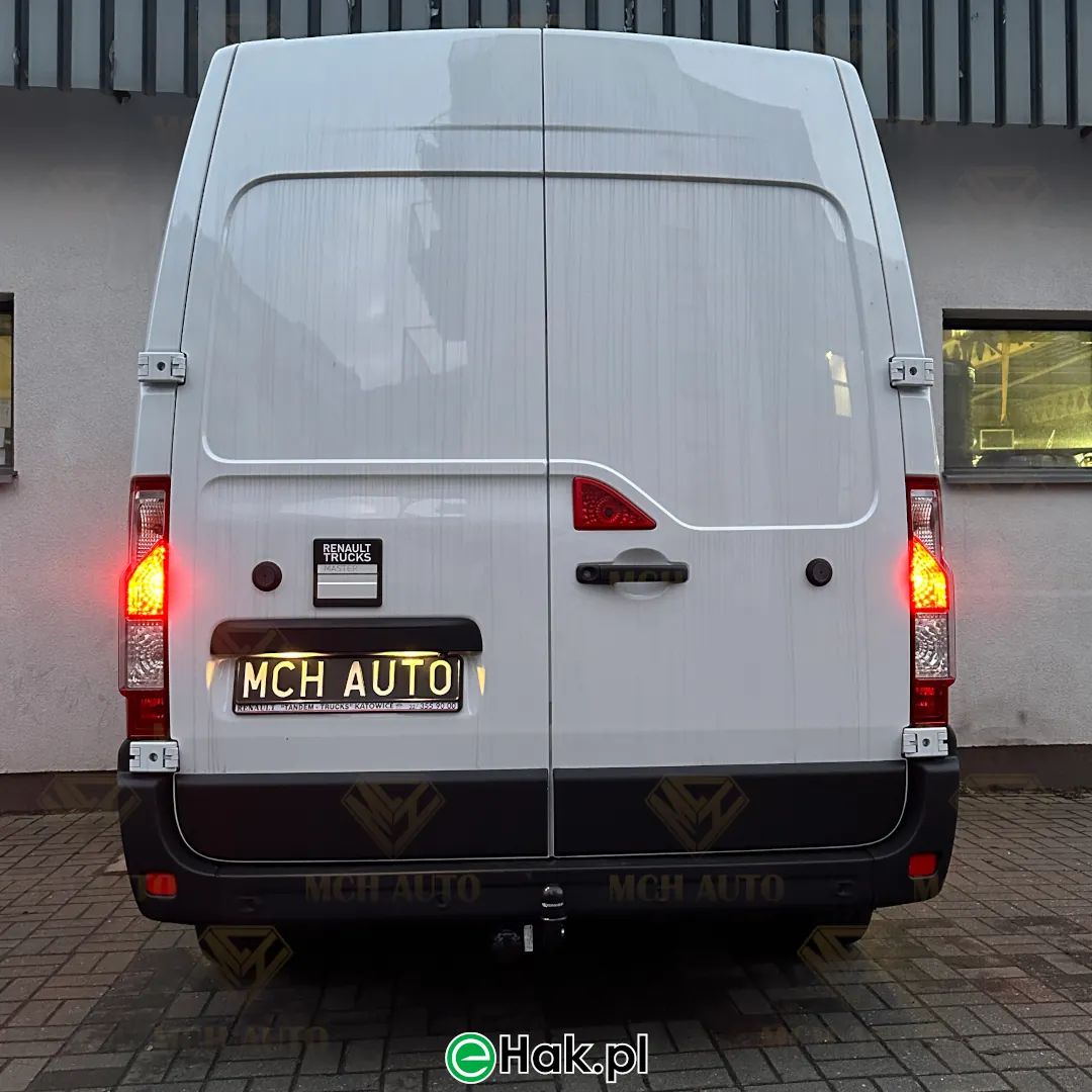 montaz haka holowniczego Renault Master L3H2 2023