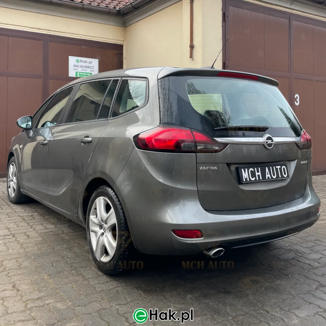 opel zafira c montaz haka holowniczego