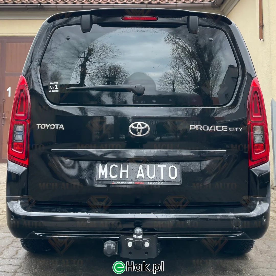 toyota proace city verso montaz haka holowniczego