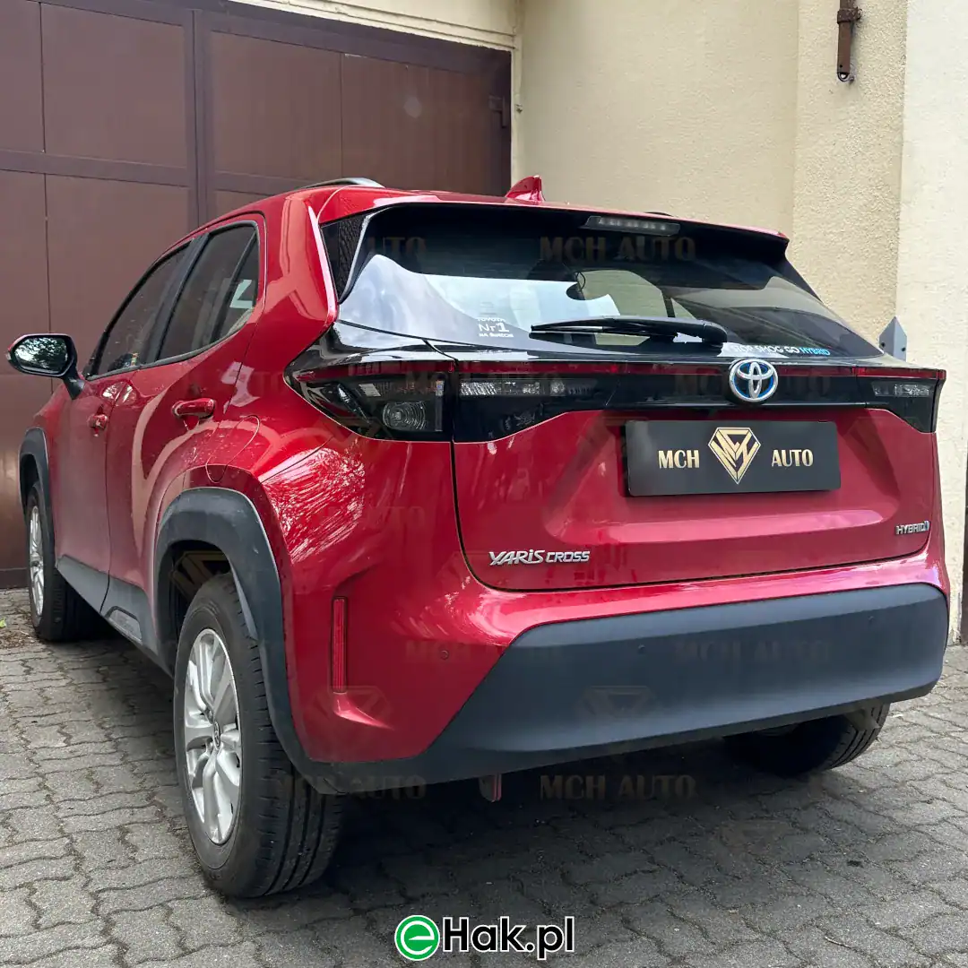 montaz haka holowniczego toyota yaris cross 2023