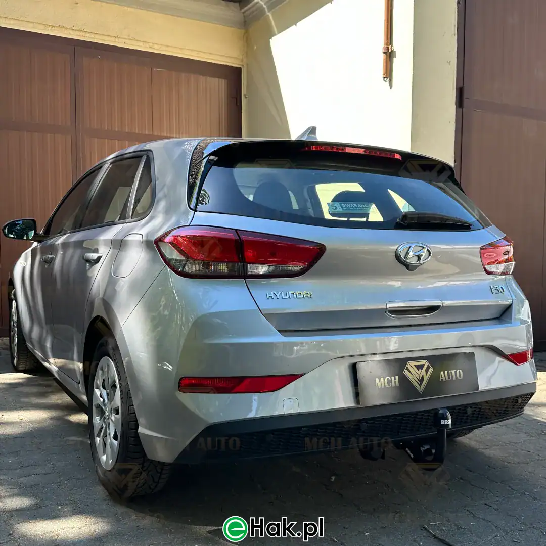 montaz haka holowncizego hyundai i30 2021