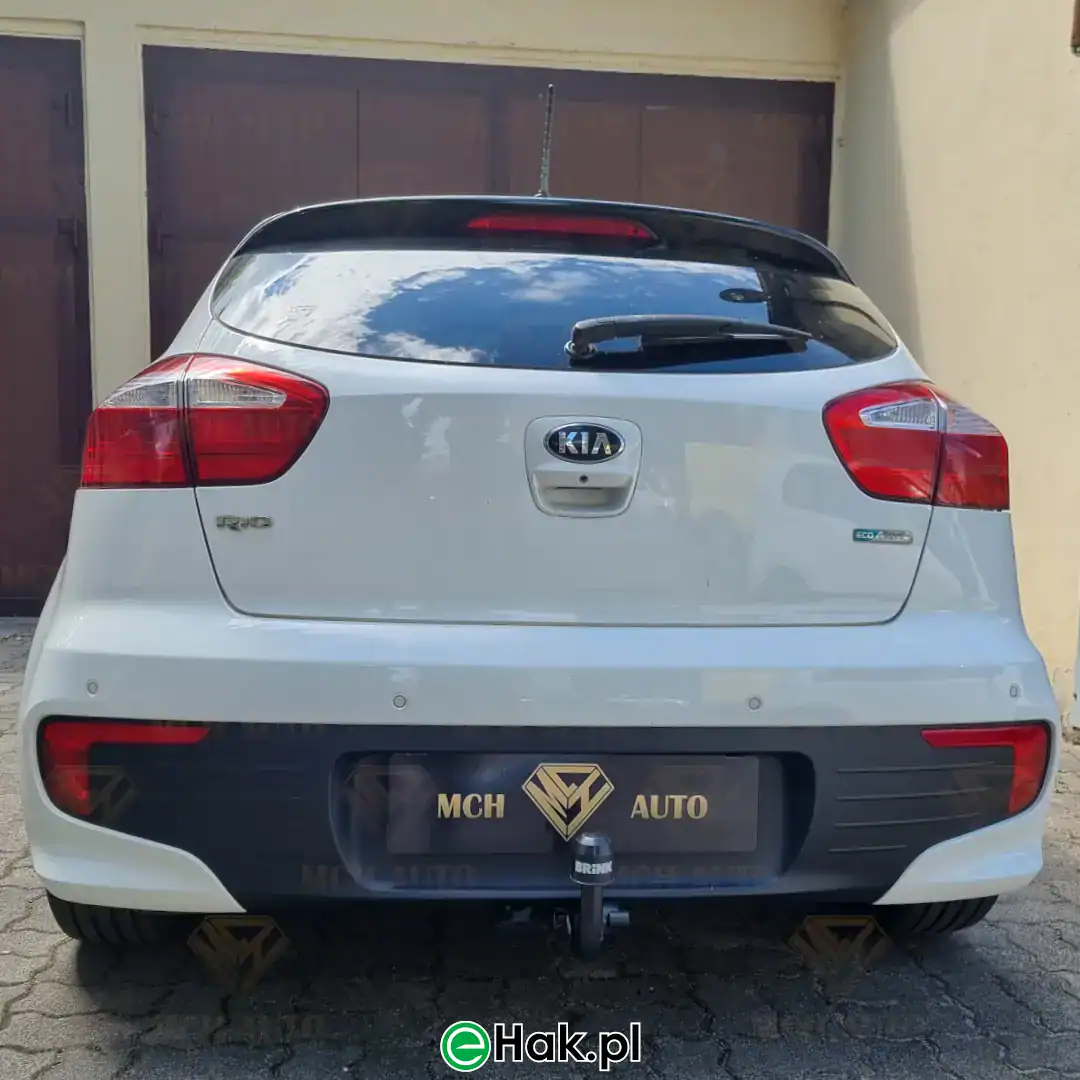 montaz haka holowniczego kia rio