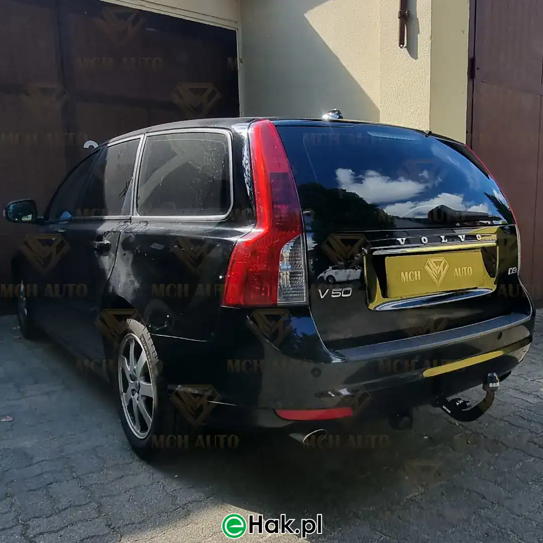 montaz haka holowniczego volvo v50