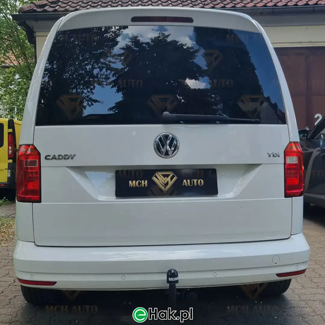 montaz haka holowniczego vw caddy