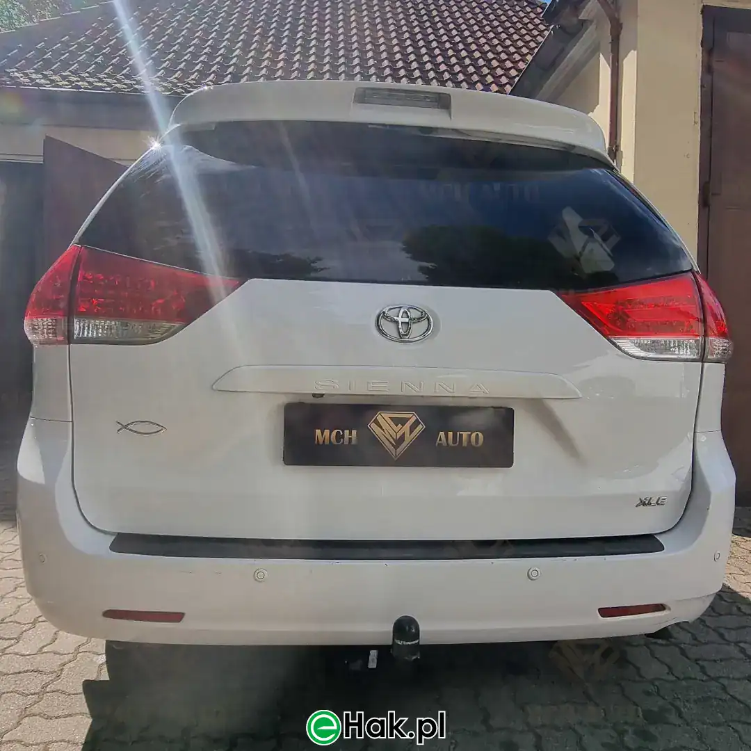 montaz haka toyota sienna