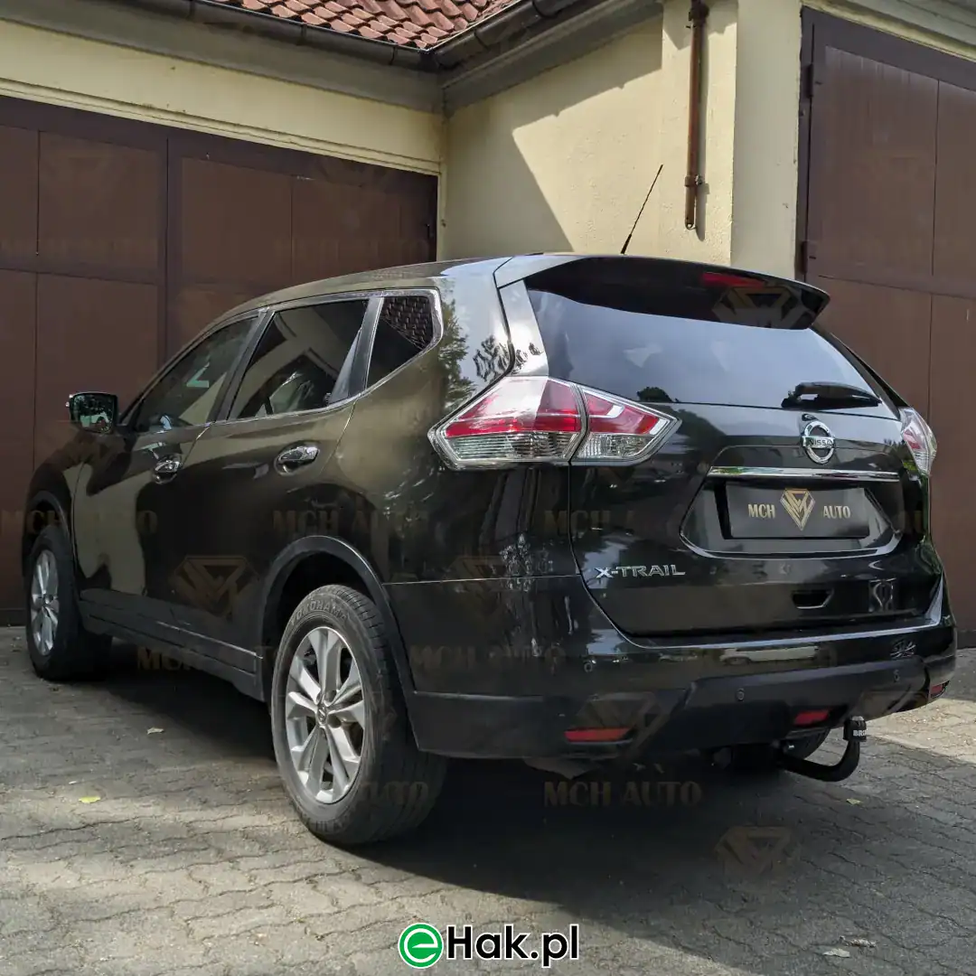 montaz haka holowniczego nissan x-trail