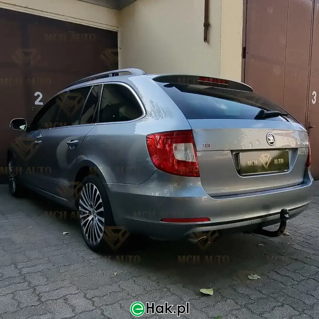 montaz haka holowniczego skoda superb ii