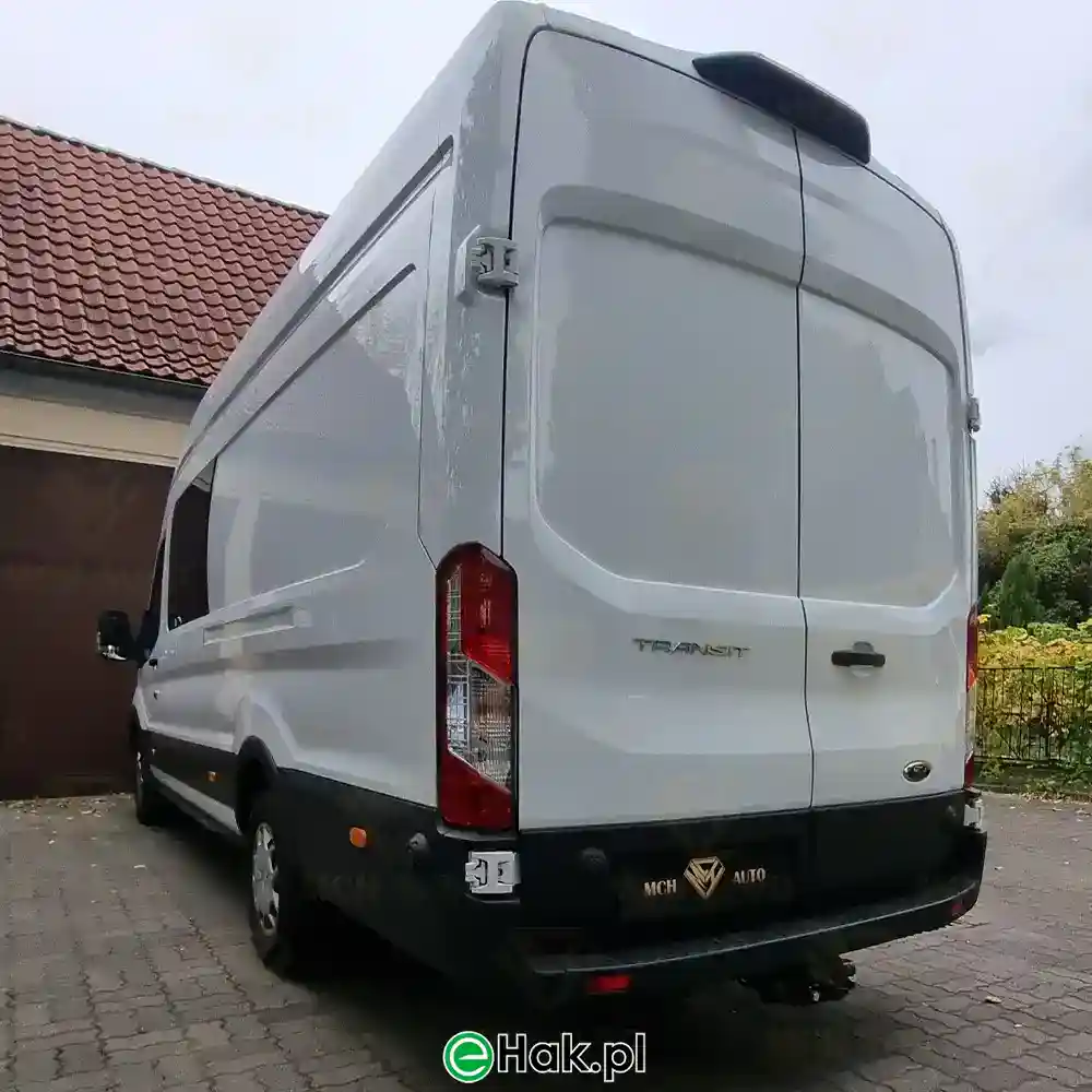 Montaż haka holowniczego Ford Transit1webp.webp