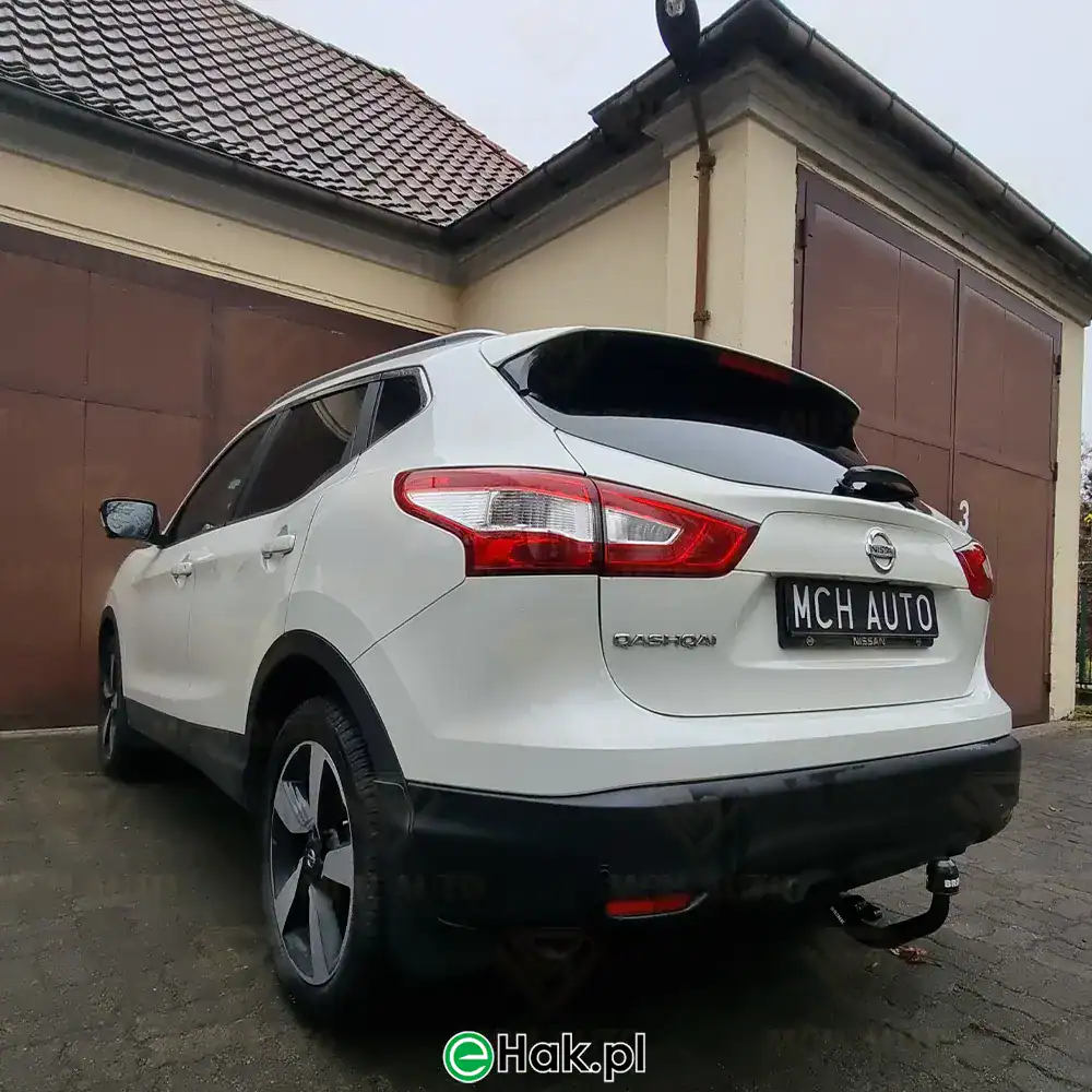 Montaż haka holowniczego Nissan Quashai 4