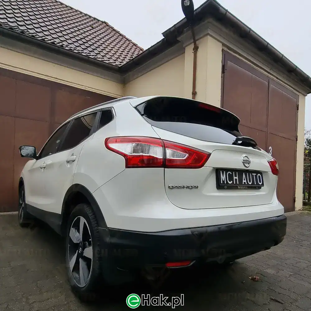 Montaż haka holowniczego Nissan Quashqai 2
