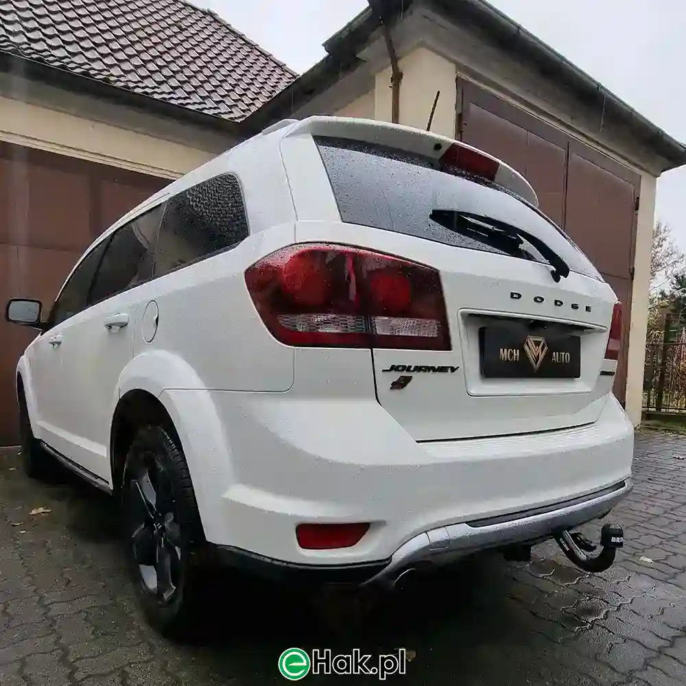 Montaż haka holowniczego Dodge Journey (2) webp