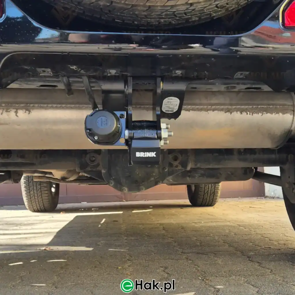 1 montaż haka holowniczego jeep wrangler sahara