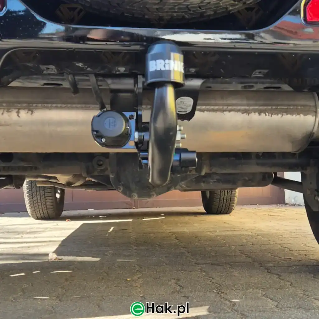 2 montaż haka holowniczego jeep wrangler sahara