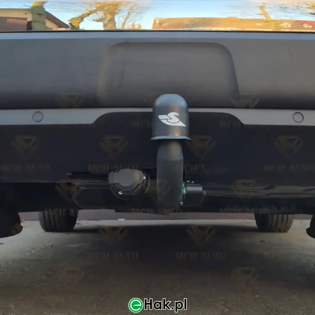 2 montaż haka holowniczego peugeot 3008