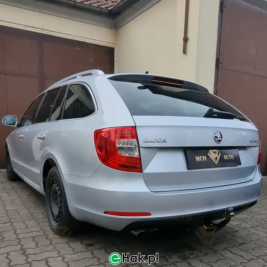4 montaż haka holowniczego skoda octavia iii