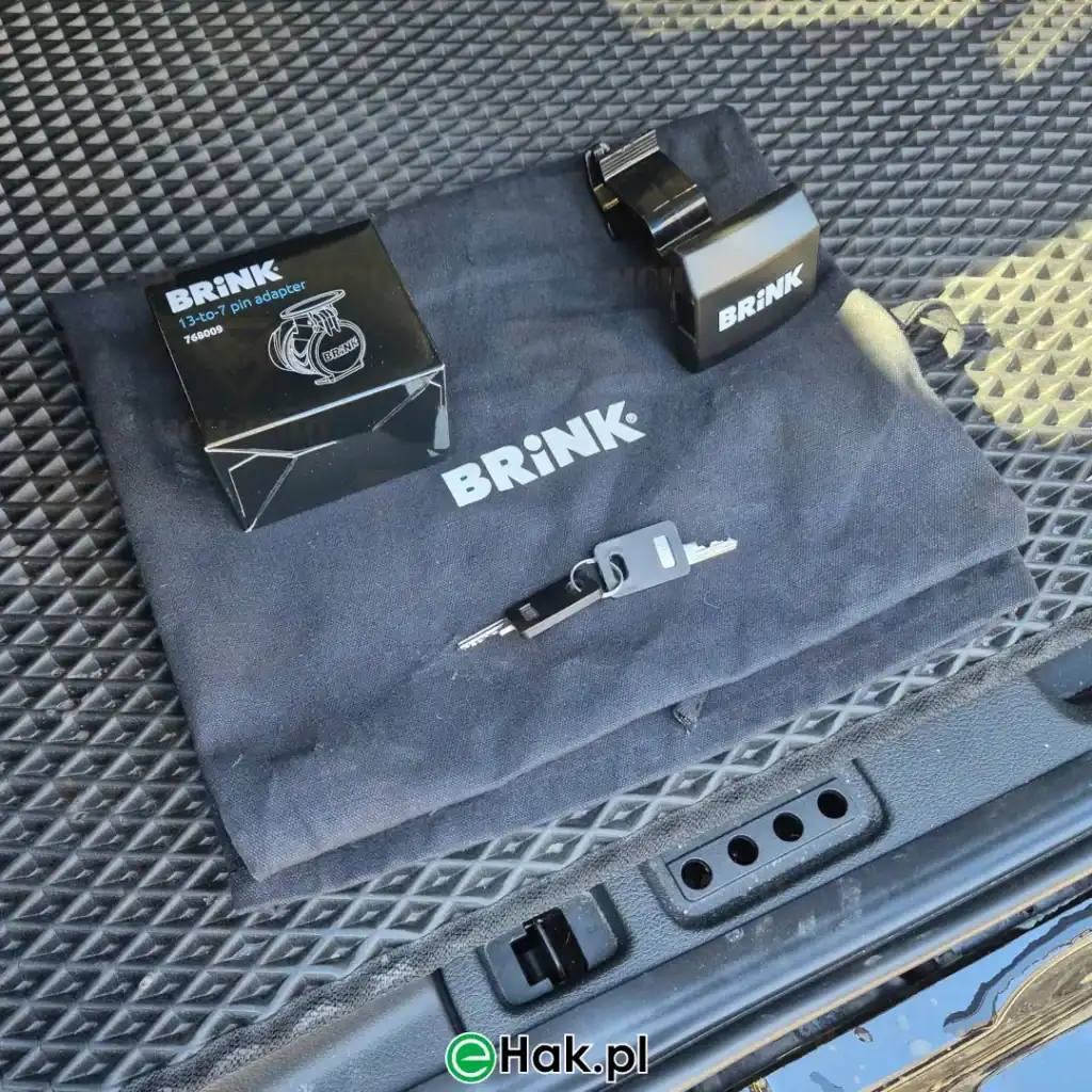 montaż haka holowniczego ehak