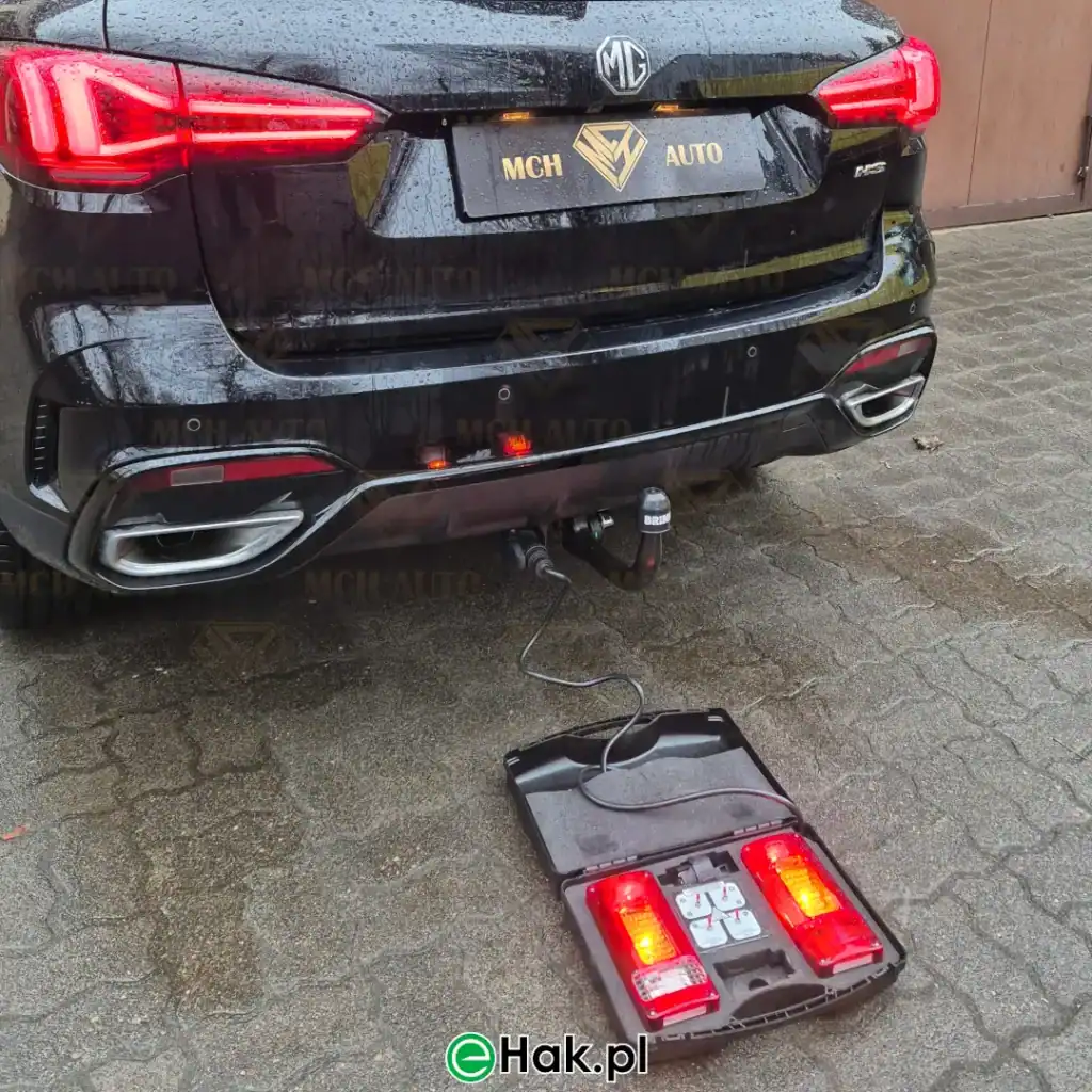 montaż haka holowniczego mg hs 2024