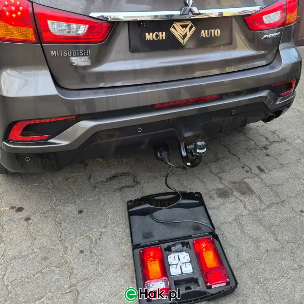montaż haka holowniczego mitsubishi asx