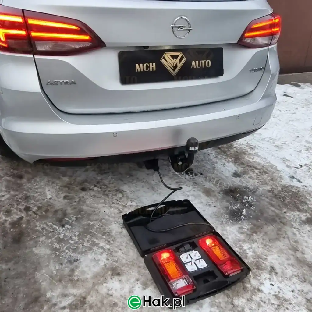 montaż haka holowniczego opel astra k