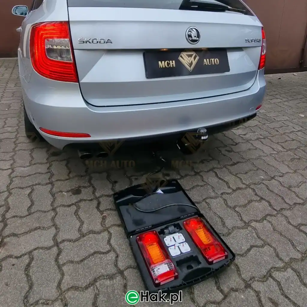montaż haka holowniczego skoda octavia iii