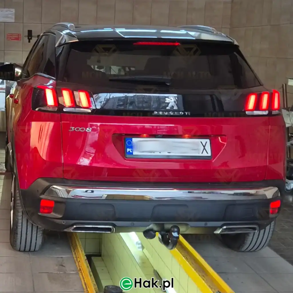 montaż haka peugeot 3008