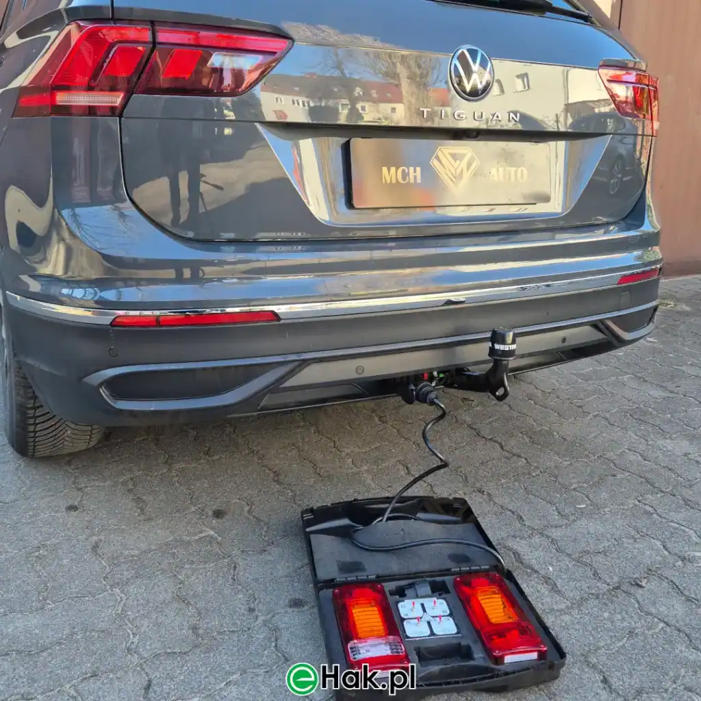 1 montaż haka holowniczego vw tiguan