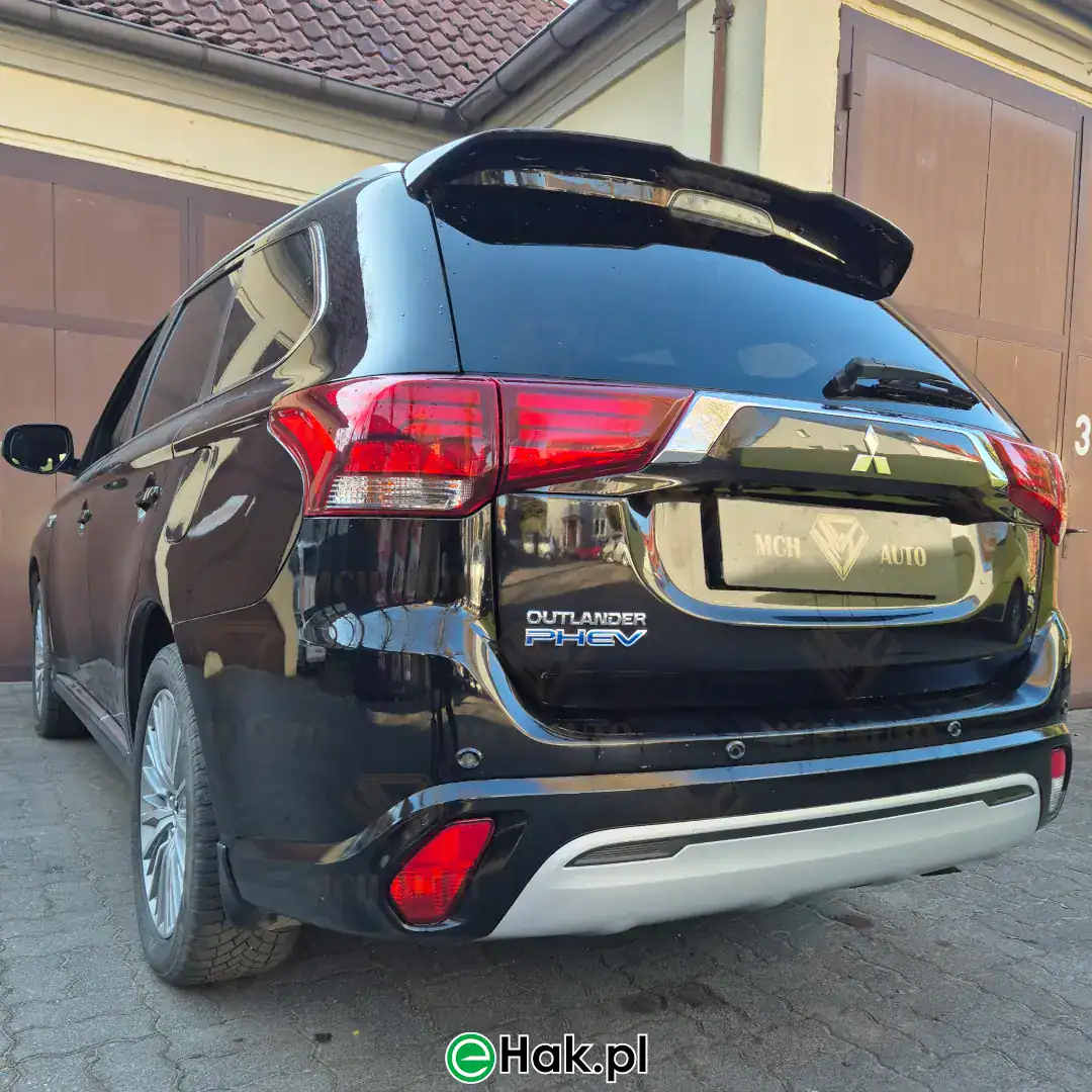 1 montaż haka mitsubishi outlander phev