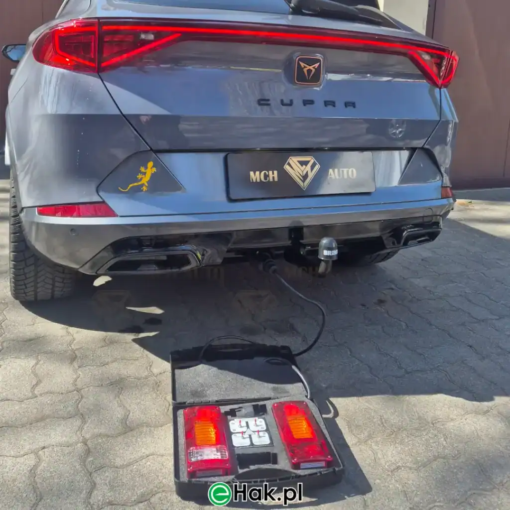 2 montaż haka holowniczego cupra formentor