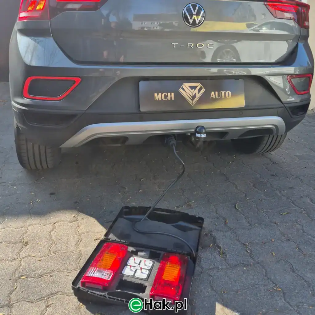 2 montaż haka holowniczego vw t-roc
