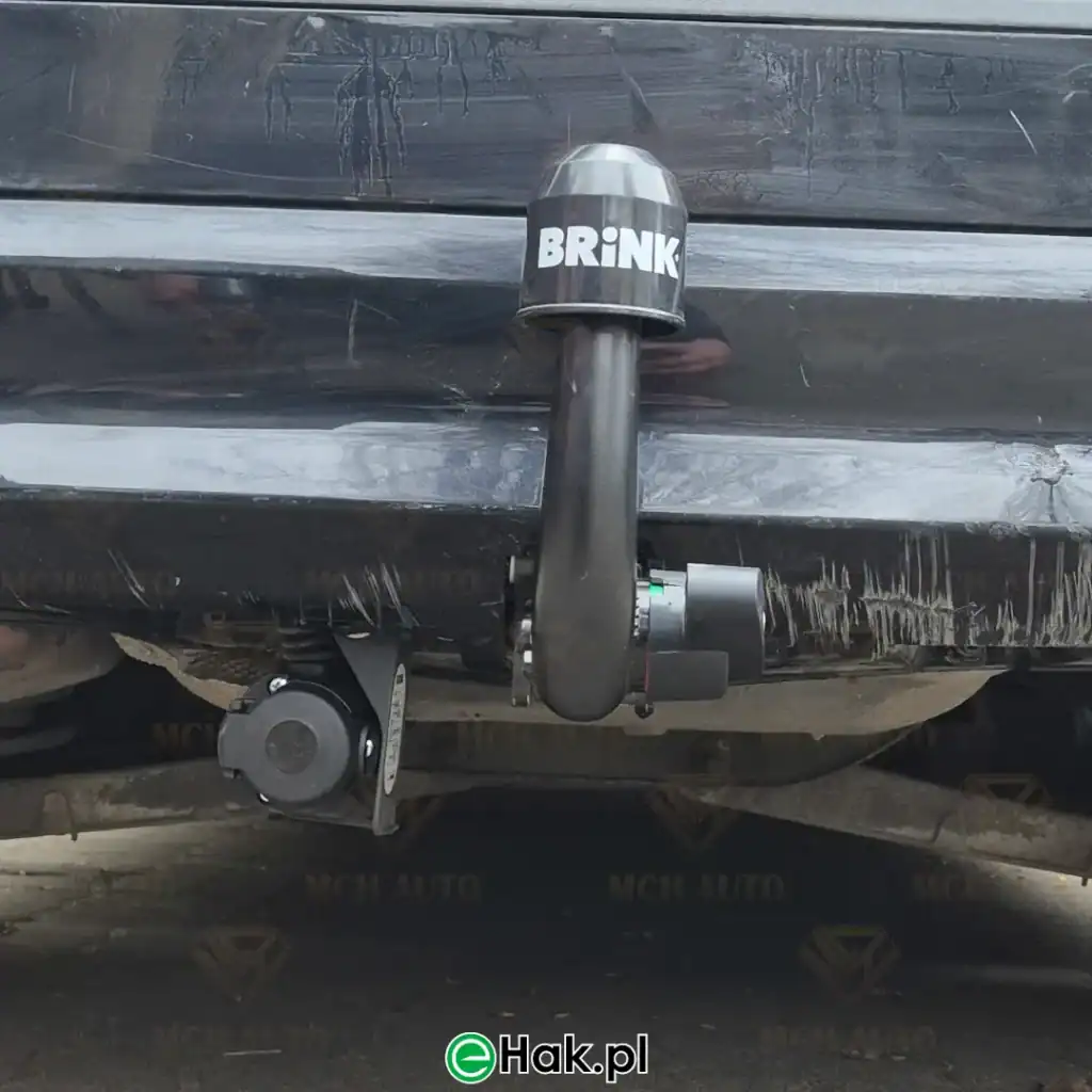 3 montaż haka holowniczego volvo v70