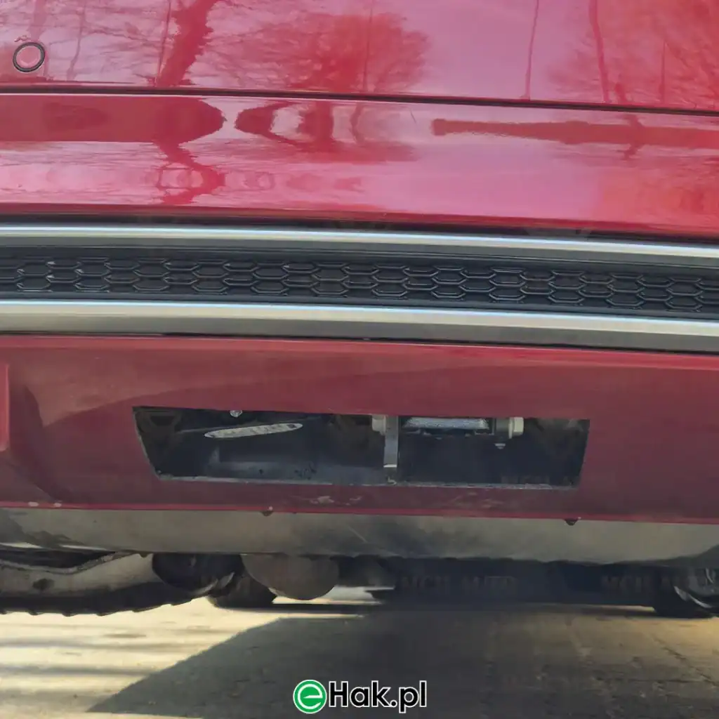 4 montaż haka holowniczego audi q5 fy