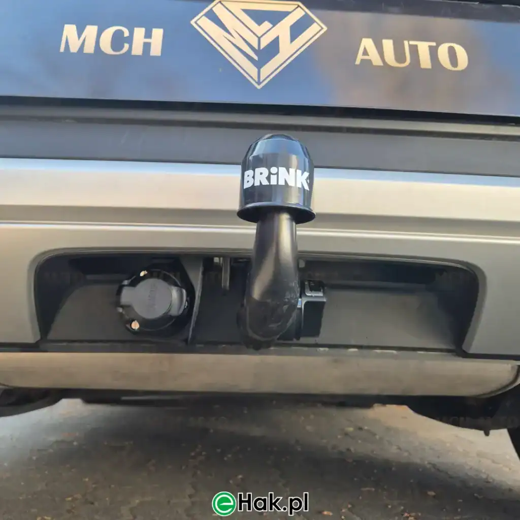 4 montaż haka holowniczego vw t-roc