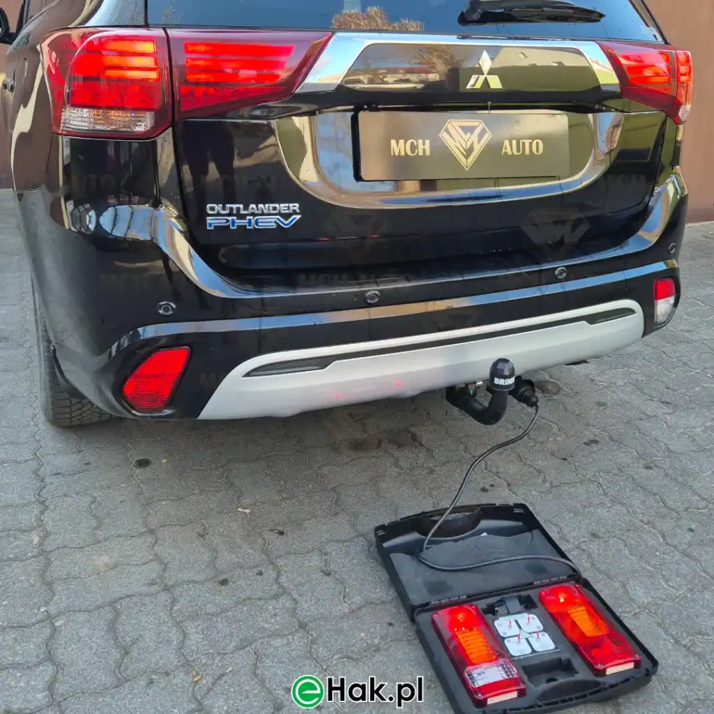 montaż haka holowniczego mitsubishi outlander phev