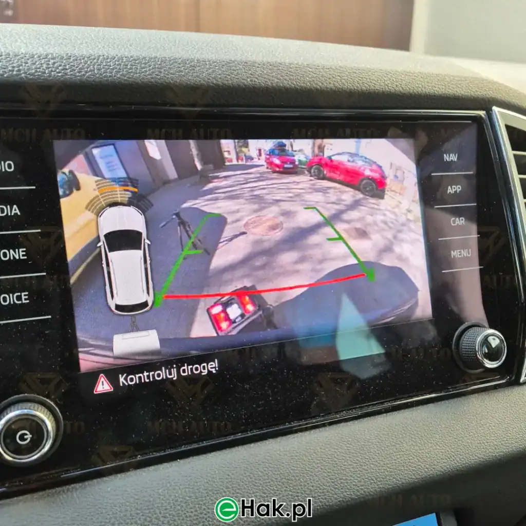 montaż haka holowniczego skoda karoq