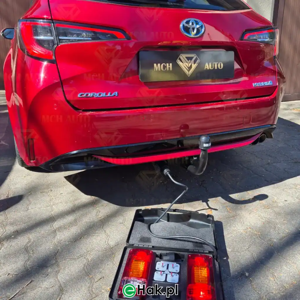 montaż haka holowniczego toyota corolla e21 estate
