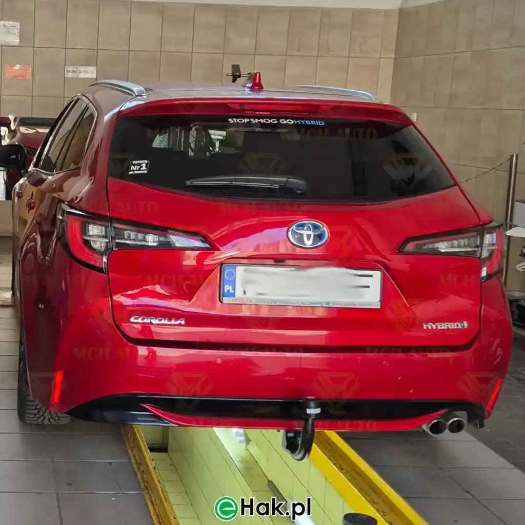 montaz-haka-toyota-corolla-e21-estate.