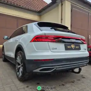 1 montaż haka audi q8