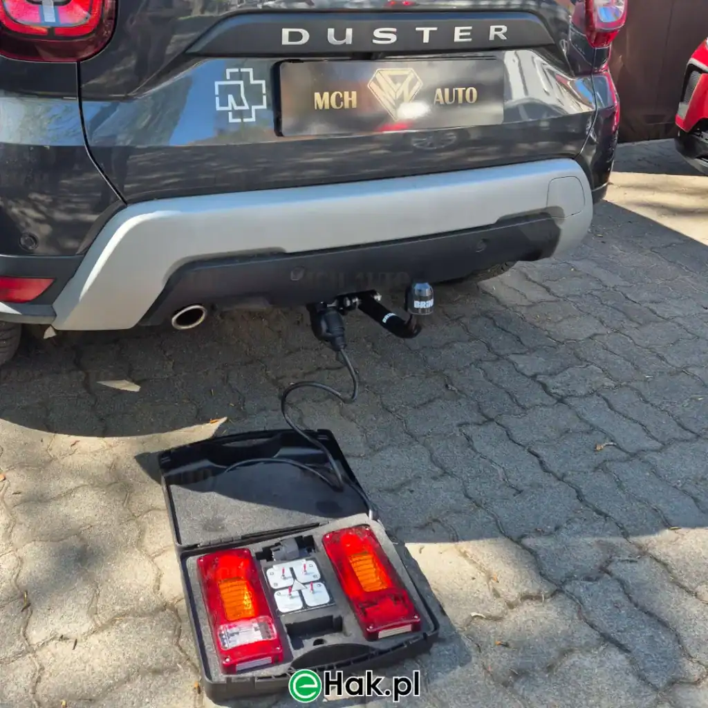 1 montaż haka holowniczego dacia duster ii