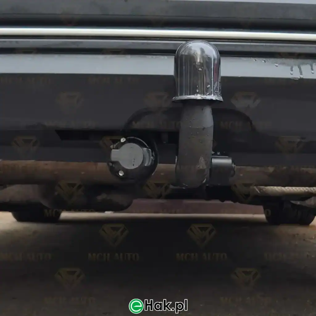 4 montaż haka holowniczego audi q8