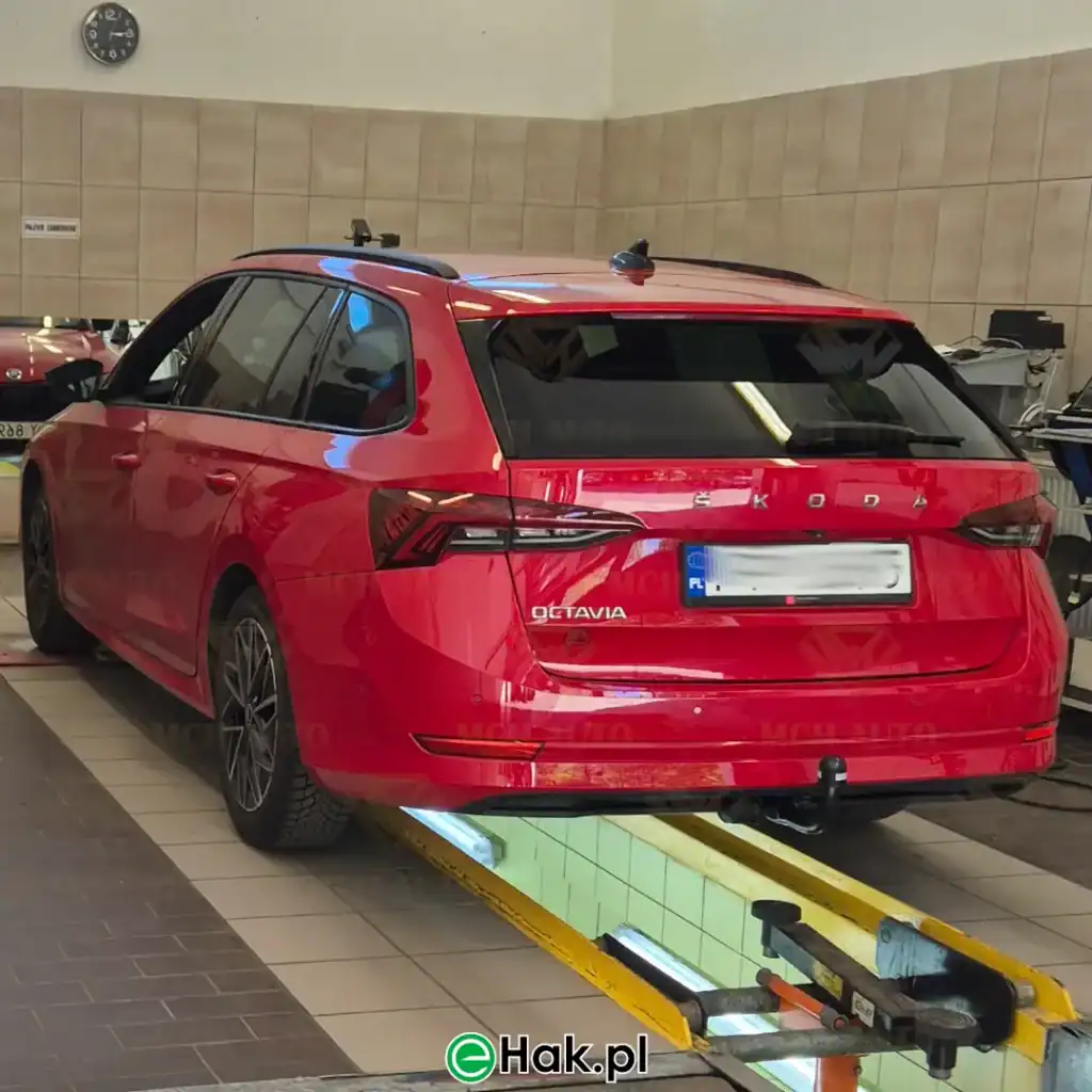 8 montaż haka holowniczego skoda octavia