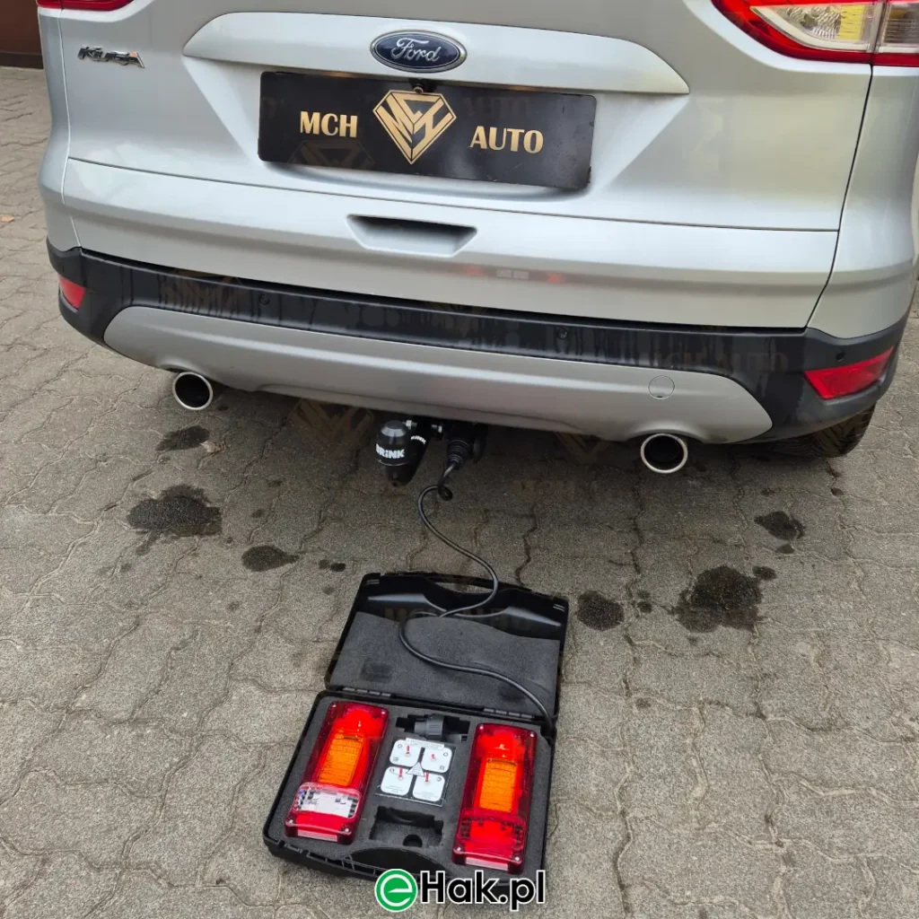montaż haka holowniczego ford kuga ii