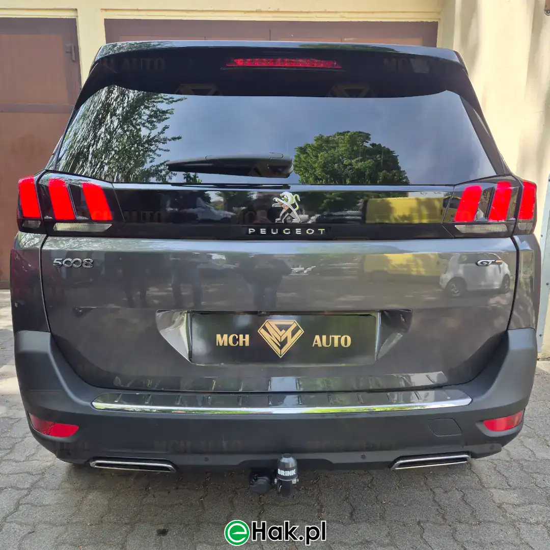 montaż haka holowniczego peugeot 5008