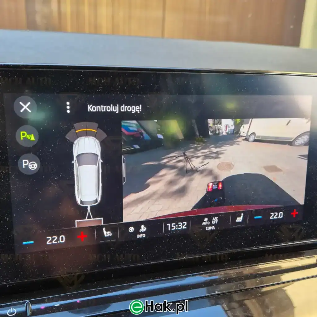 montaż haka holowniczego skoda octavia