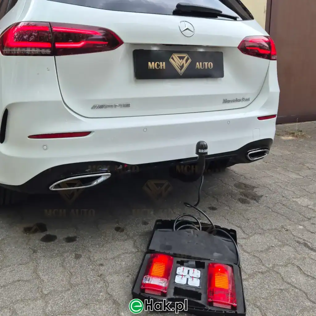 2 montaż haka holowniczego mercedes b w247