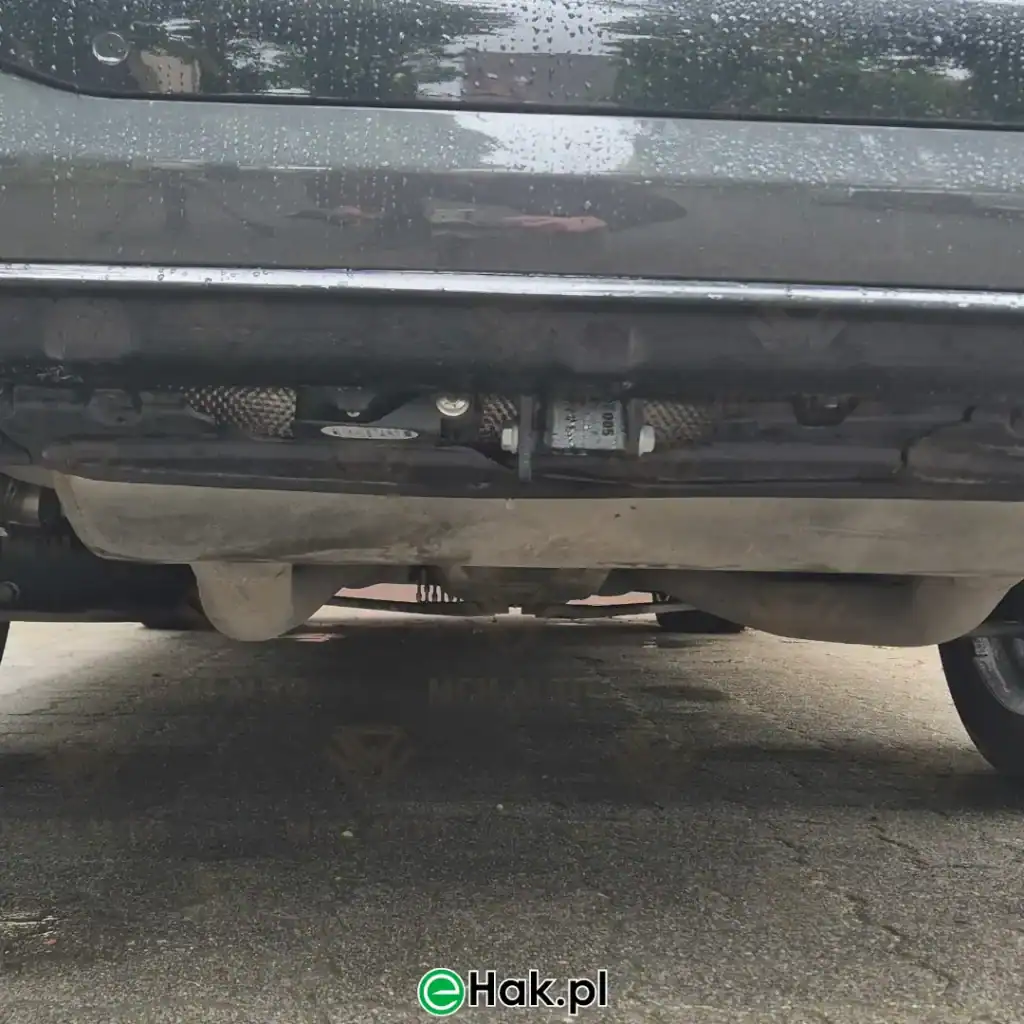 3 montaż haka holowniczego bmw x7