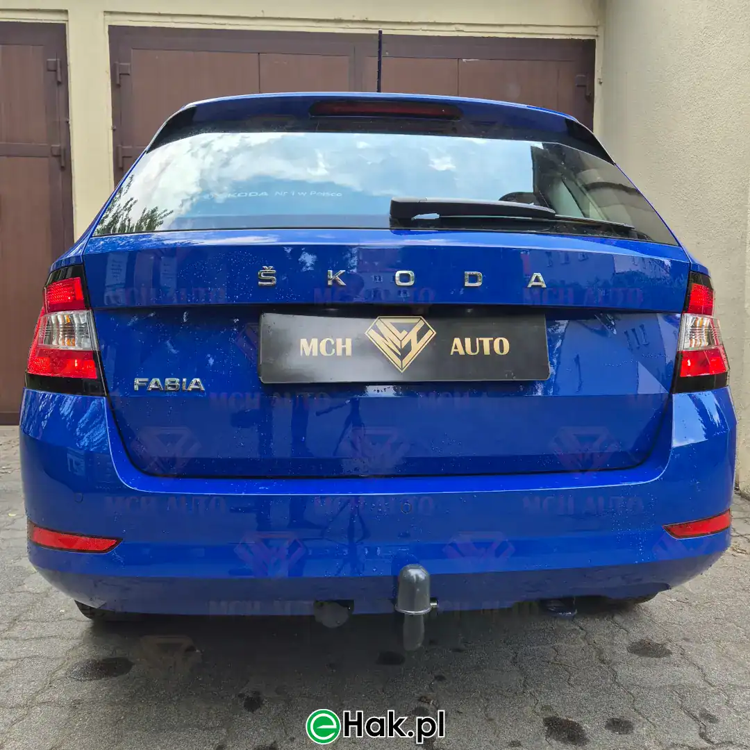 5 montaż haka holowniczego skoda fabia