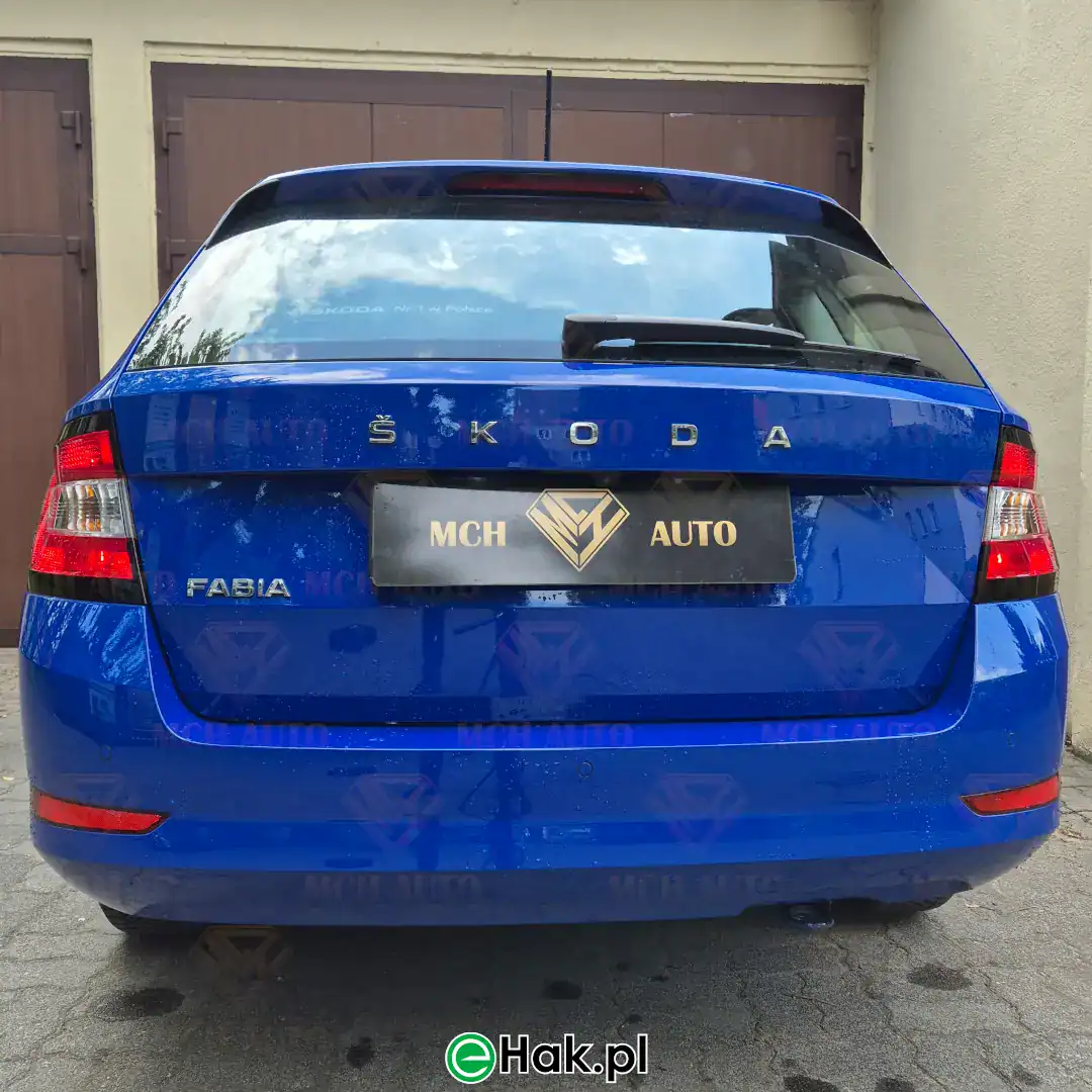 6 montaż haka holowniczego skoda fabia