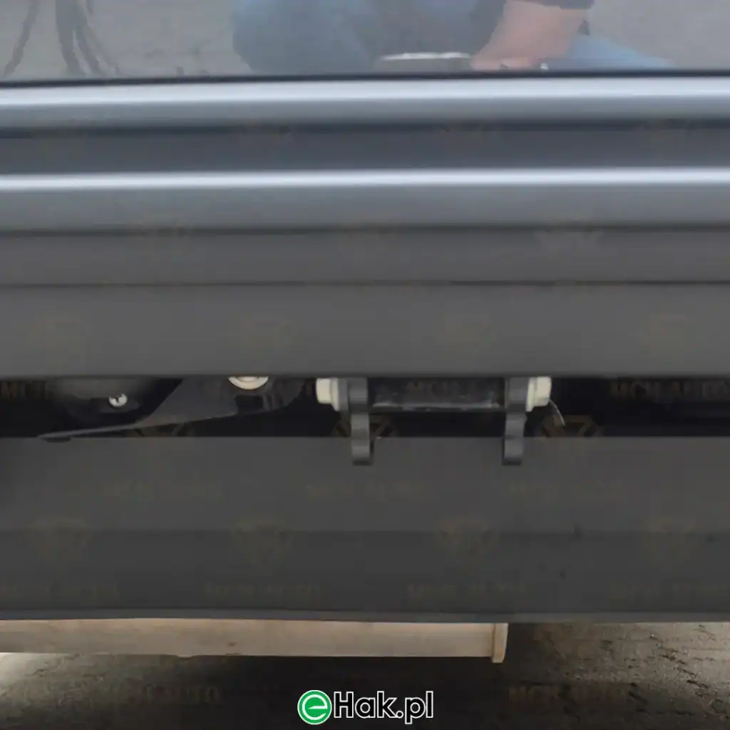 1 montaż haka holowniczego audi q3 z sfd2